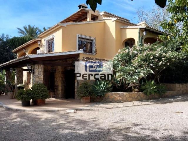 Chalet en alquiler en Urbanització L'Almadrava, El Campello