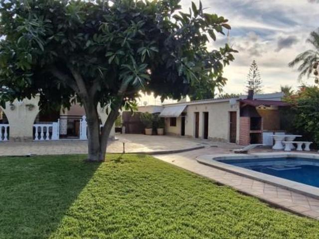 Villa en alquiler en Elche, Atzavares