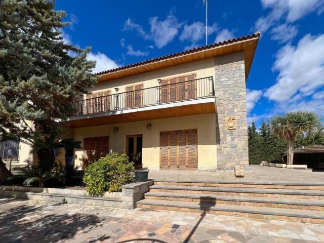 Villa en alquiler en Elche