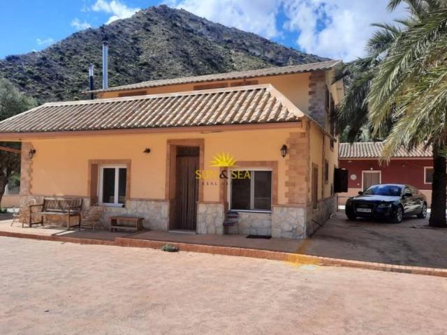 Villa en alquiler en Elche