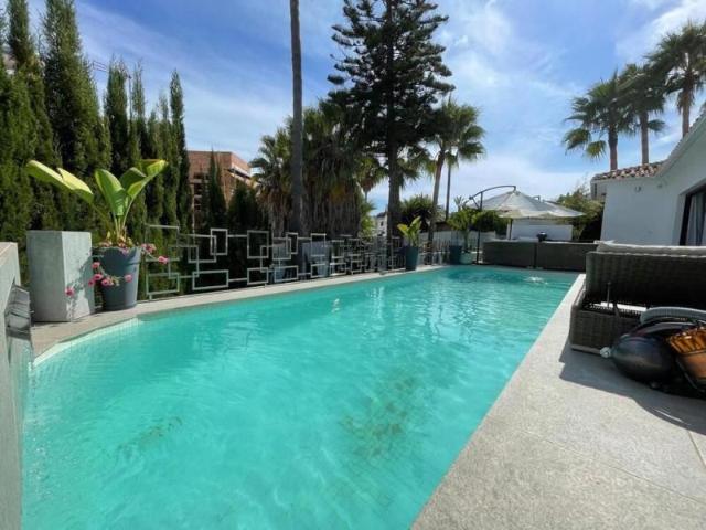 Chalet en alquiler en Estepona, Costalita