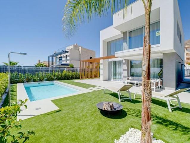 Villa en alquiler en Finestrat