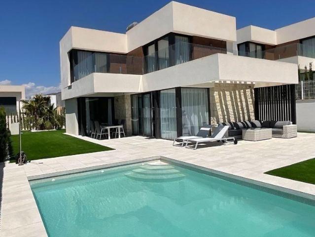Villa en alquiler en Finestrat