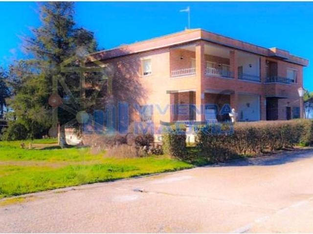 Villa en alquiler en Fuente El Saz De Jarama