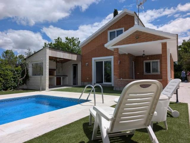 Villa en alquiler en Fuente El Saz De Jarama