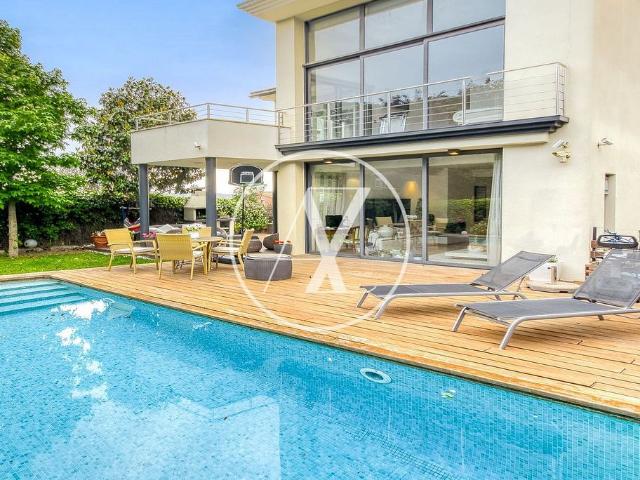 Villa en alquiler en Girona