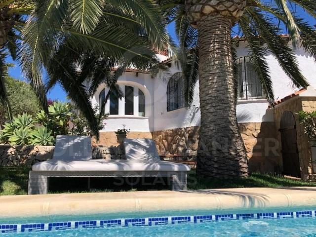 Villa en alquiler en Jávea