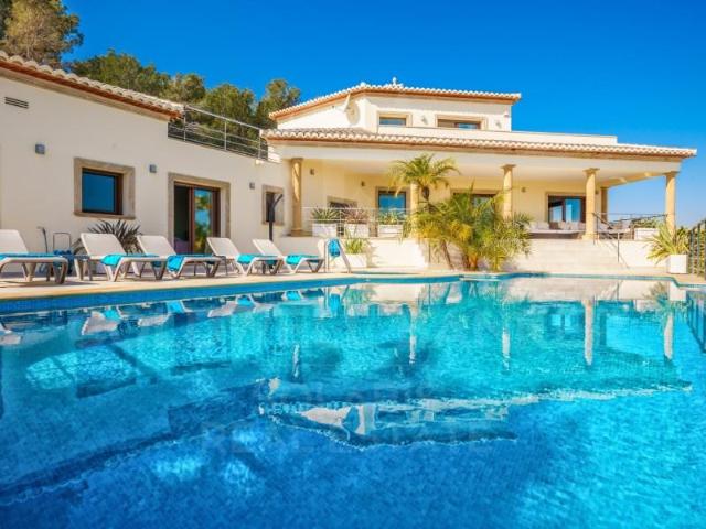 Villa en alquiler en Jávea