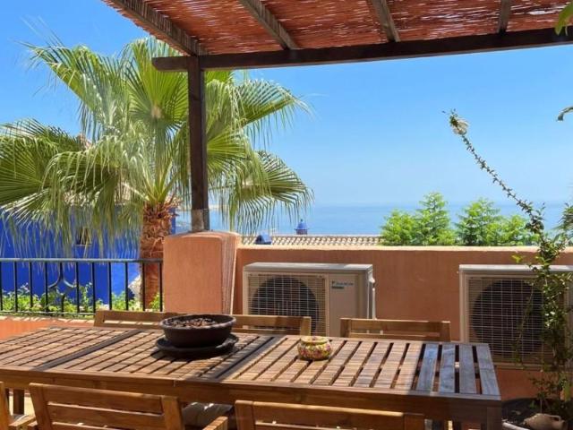 Villa en alquiler en Almería