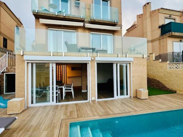 Villa en alquiler en La Nucia