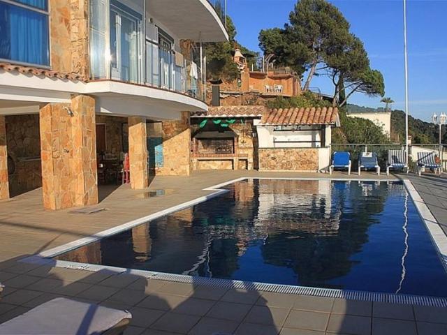 Villa en alquiler en Lloret De Mar, Font Bandina
