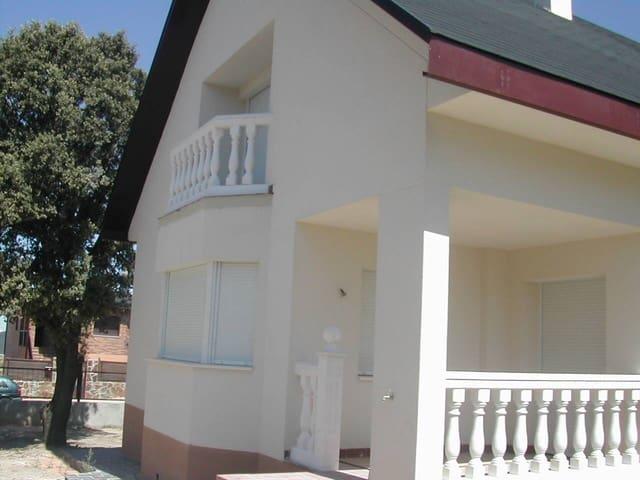 Chalet en alquiler en Los Ángeles de San Rafael, El Espinar