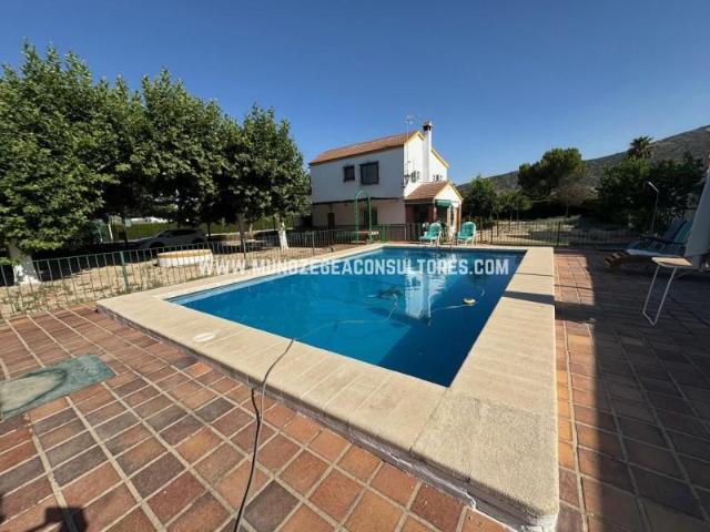 Chalet en alquiler en Lucena, Andalucía