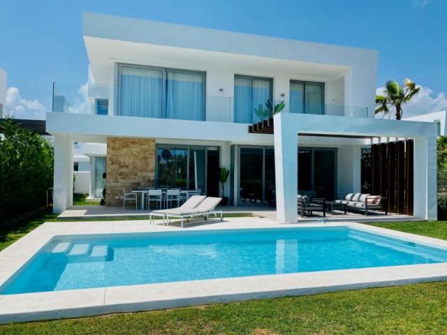 Chalet en alquiler en Rio Real, Costa del Sol Occidental