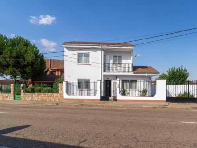 Villa en alquiler en Montamarta