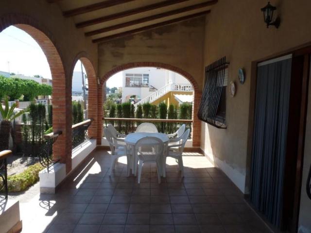 Villa en alquiler en Oliva