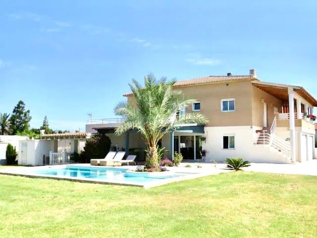 Villa en alquiler en Oliva