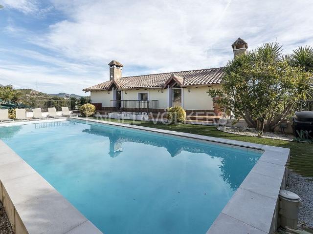 Villa en alquiler en Olivella