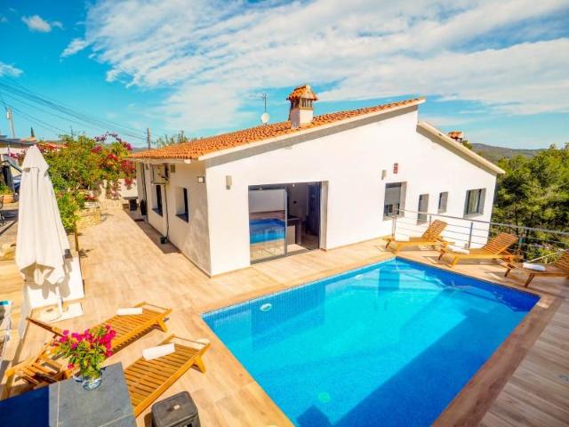 Villa en alquiler en Olivella