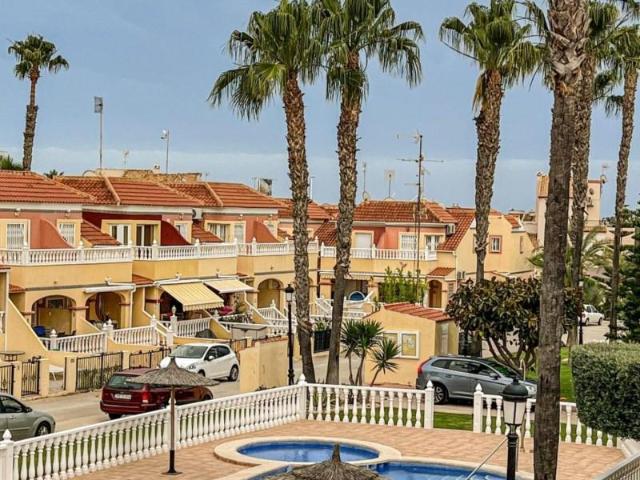 Villa en alquiler en Orihuela