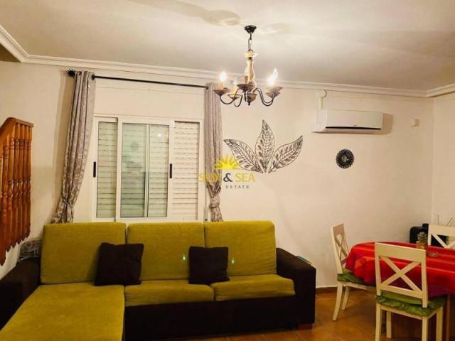 Villa en alquiler en Orihuela, Urbanización La Cenia II