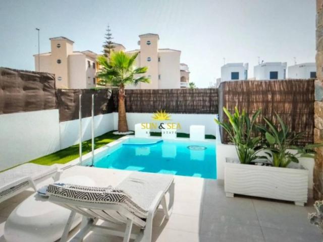 Chalet en alquiler en Sectores La Cuerda y Lomas de Cabo Roig, Orihuela