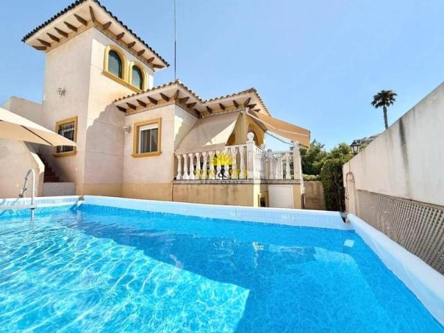 Chalet en alquiler en Playa Flamenca II, Orihuela