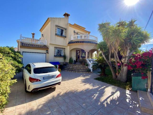 Chalet en alquiler en Urbanización la Florida, Orihuela