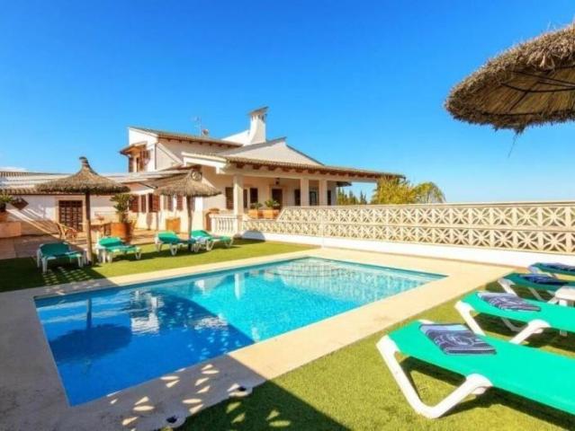 Villa en alquiler en Petra