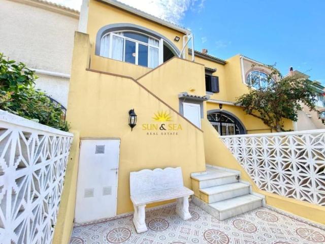 Villa en alquiler en Pilar De La Horadada, Mil Palmeras
