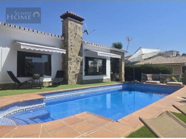 Chalet en alquiler en La Cala del Moral, La Axarquía