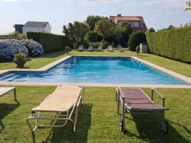 Villa en alquiler en Sanxenxo, Montalbo