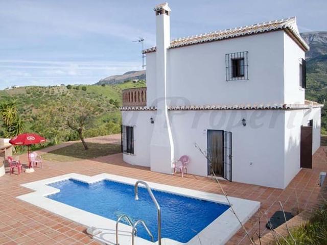 Villa en alquiler en Sedella