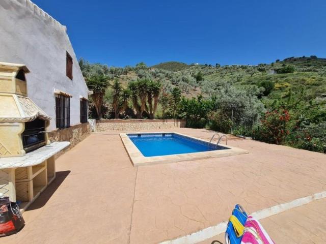 Villa en alquiler en Sedella