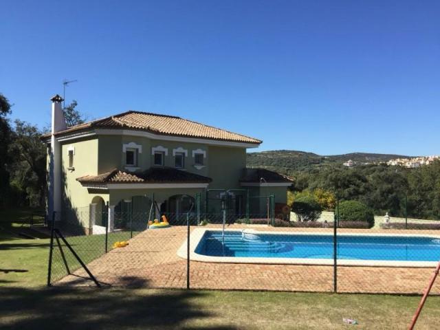 Villa en alquiler en San Roque