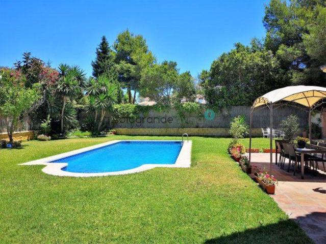 Villa en alquiler en San Roque