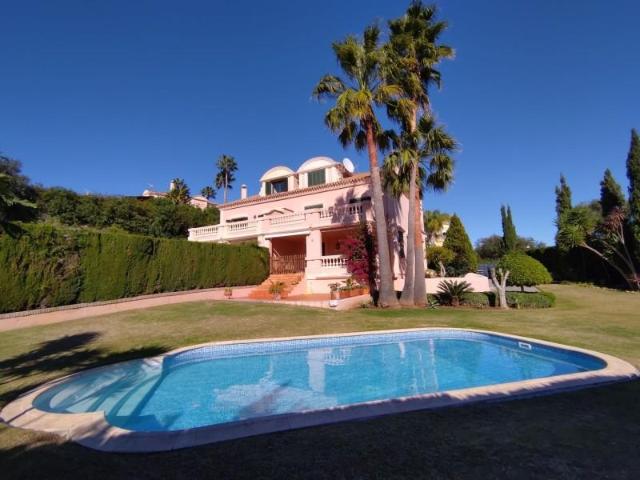 Villa en alquiler en San Roque
