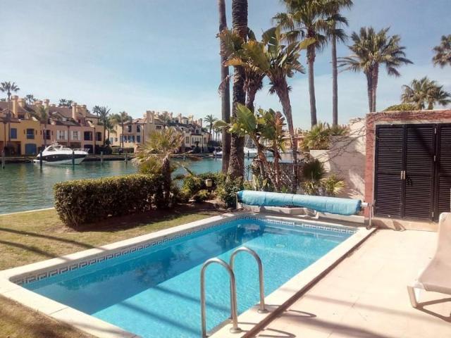 Villa en alquiler en San Roque