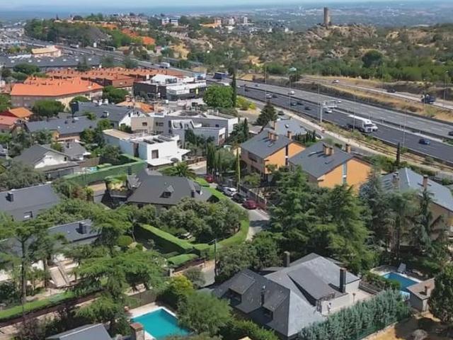Chalet en alquiler en Los Bomberos, Torrelodones