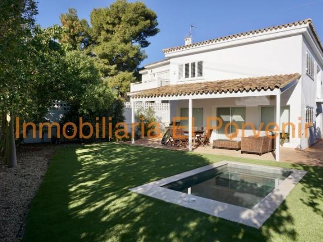 Villa en alquiler en Torrent, Santa Apolonia