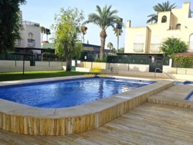 Villa en alquiler en Torrevieja, Urbanización El Chaparral