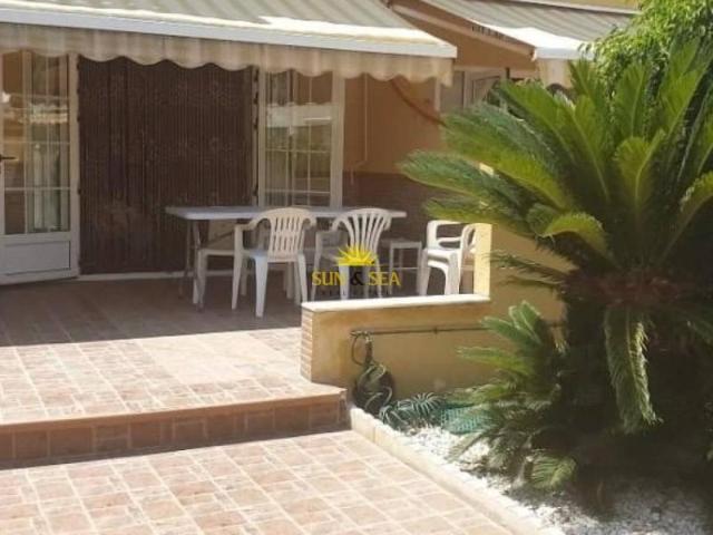 Villa en alquiler en Torrevieja, Casa Jardin