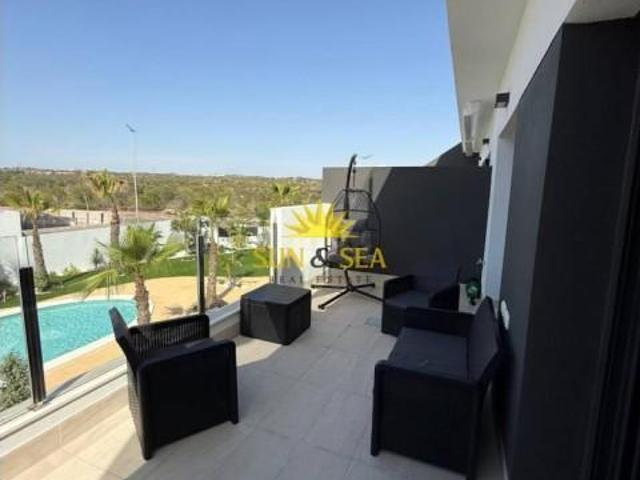 Villa en alquiler en Torrevieja, Urbanización Los Balcones