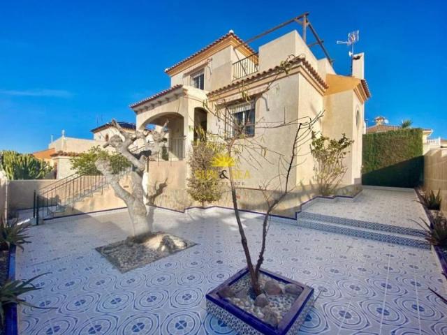 Chalet en alquiler en Residencial La Torre, Torrevieja