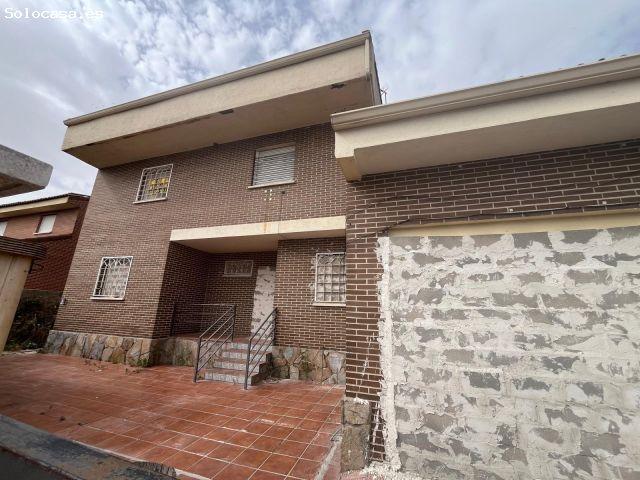 Casa en venta en Camarma De Esteruelas, Madrid
