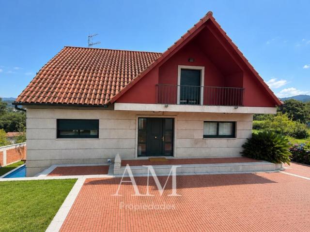 Chalet en venta en Donas, Gondomar