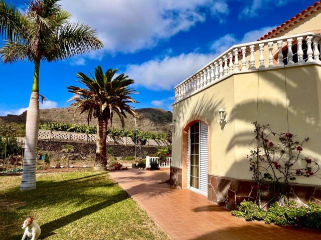 Chalet en venta en Santiago del Teide, Canarias