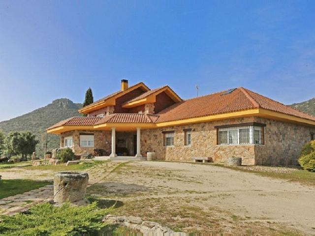 Casa en venta en Hoyo De Manzanares