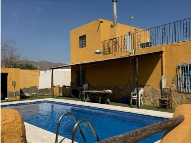 Chalet en venta en Viator, Almería