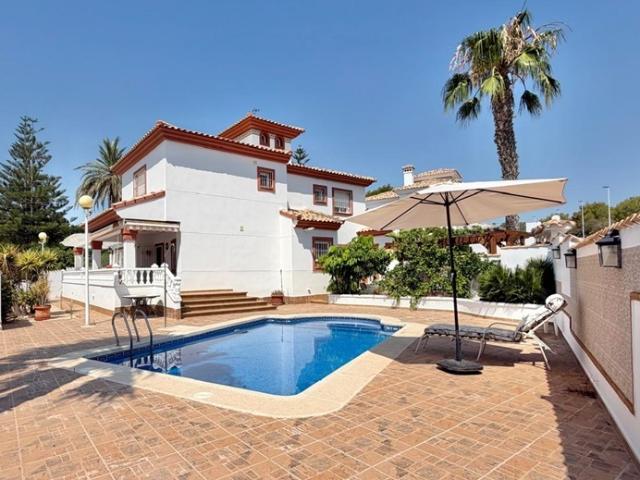 Chalet en venta en Playa Flamenca II, el Baix Segura / La Vega Baja